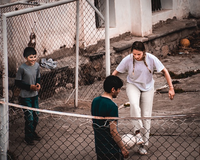 动羽毛球运 动羽毛球运